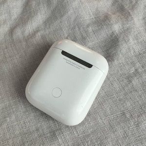 Apple AirPods 1 Charging Case